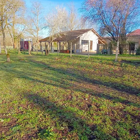 Large 4 Bed House Available For Short *