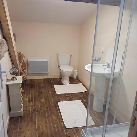 Large 4 Bed House Available For Short *