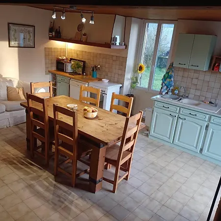 Holiday home Large 4 Bed House Available For Short *