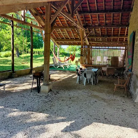 Prázdninový dům Large 4 Bed House Available For Short Petit-Bersac