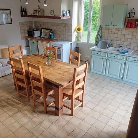 Prázdninový dům Large 4 Bed House Available For Short *