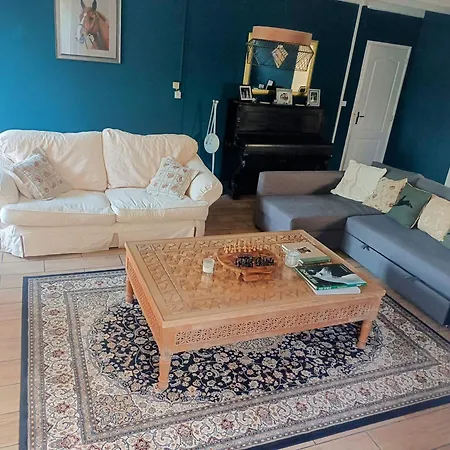 Large 4 Bed House Available For Short Petit-Bersac