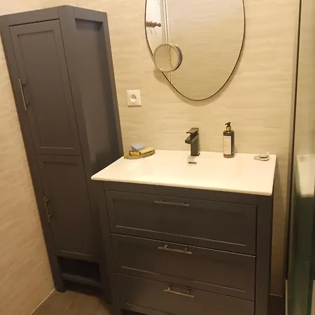 Large 4 Bed House Available For Short 度假居 博蒂波萨科