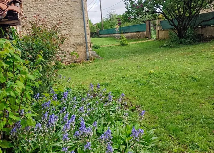 Large 4 Bed House Available For Short Feriehus *