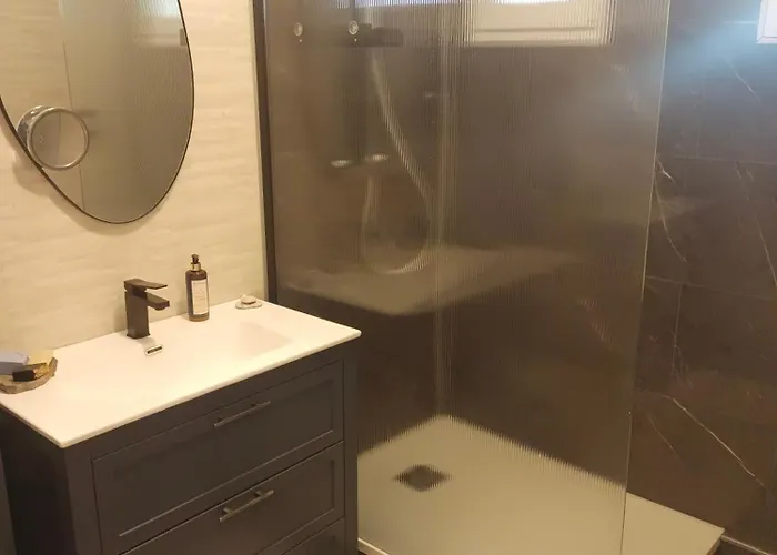 Feriehus Large 4 Bed House Available For Short